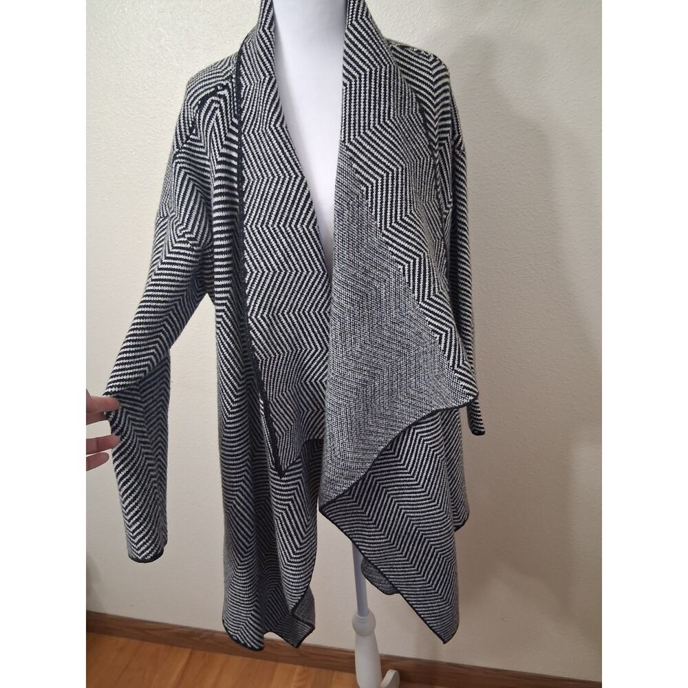 Donna White Coats Open Front Chevron Print Black White Jacket Womens Sz M Heavy